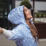 Moda pentru zilele ploioase: cum să fii stylish indiferent de vreme