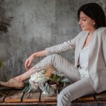 5 soluții pentru a crea un look elegant folosind culori neutre