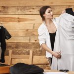 Cum să îți construiești o garderobă elegantă folosind doar piese de bază
