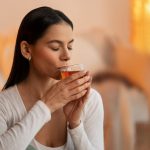 Ceaiul de sunătoare: beneficii pentru sănătatea mentală