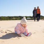 Ce obicei ai lua cu tine pe o insulă pustie?