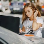 Ce platforme sociale merită urmărite dacă vrei trafic, nu doar vizibilitate